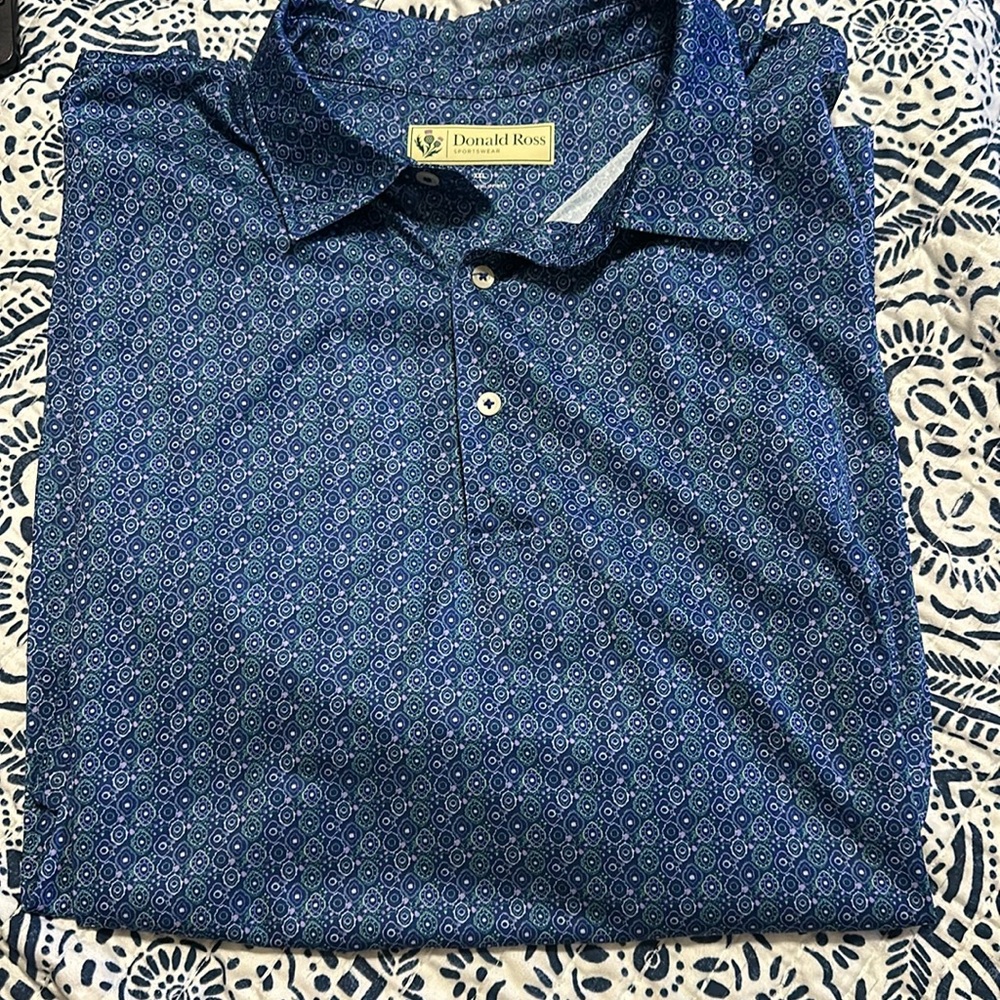 Colonial golf tee